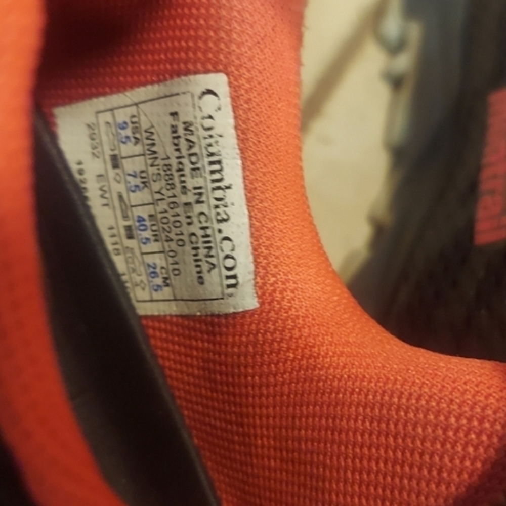 Columbia Womens Black and Red Athletic Sneakers - Picture 9 of 10